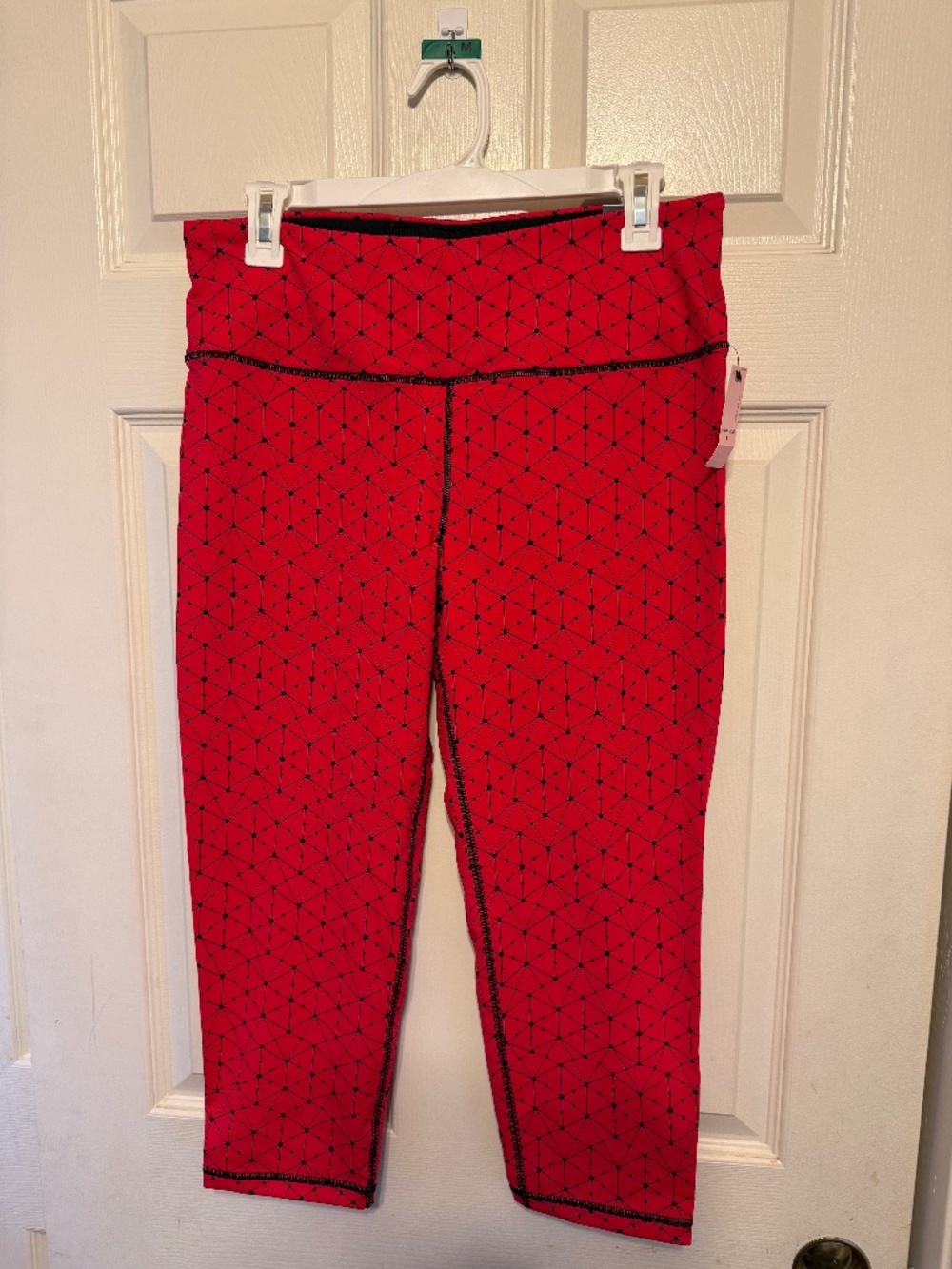 Victoria Sport Knockout Capri Leggings